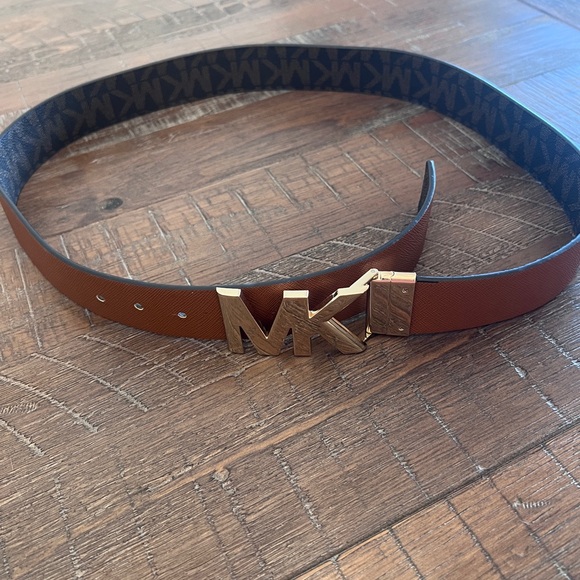 Michael Kors Black/Brown Leather Belt with Gold MK Buckle “reversible” - Picture 2 of 7